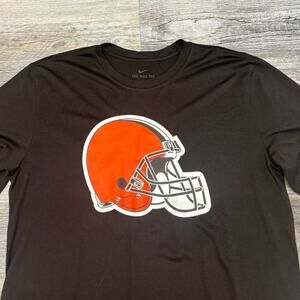 The Nike Tee Dri Fit NFL Cleveland Browns Mens L Football Helmet Graphic T-Shirt
